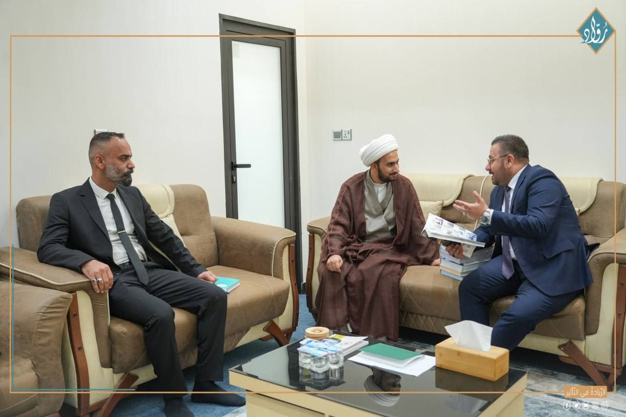 رئيس تطوير الموارد البشرية في العتبة الحسينية المقدسة يزور مؤسسة روّاد ويؤكد أهمية بناء القيادات