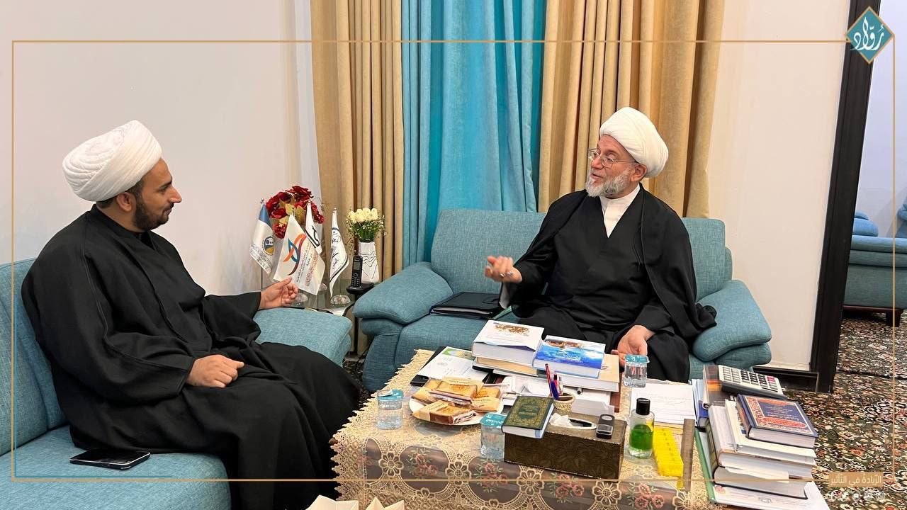 مدير مؤسسة رواد يزور وكيل المرجعية الدينية العليا في المثنى ويستعرض مشاريع المؤسسة