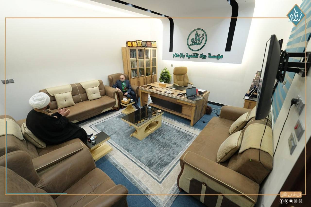 الدكتور عبد الهادي الحكيم يزور مؤسسة رواد ويطّلع على تطورات مشروع رواد التبليغ الديني